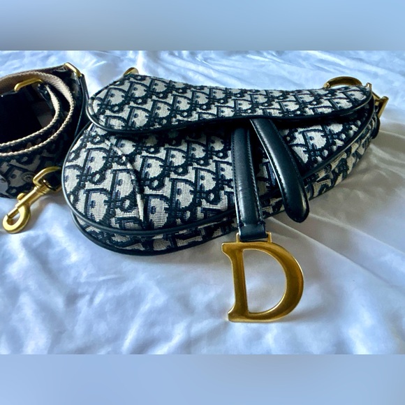 CHRISTIAN DIOR
Blue Oblique Canvas Mini Dior Saddle Bag W/Strap - Picture 1 of 5